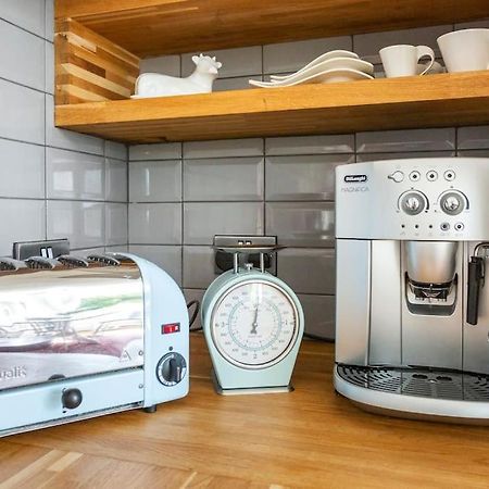 Luxurious Victorian, A Few Minutes From The Beach - Sleeps 2 Adults And Up To 3 Children Apartment St Leonards-on-Sea Екстериор снимка