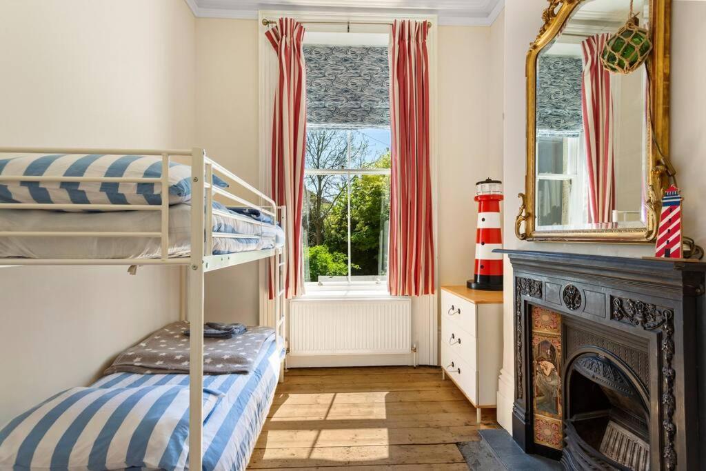 Luxurious Victorian, A Few Minutes From The Beach - Sleeps 2 Adults And Up To 3 Children Apartment St Leonards-on-Sea Екстериор снимка