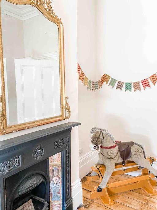 Luxurious Victorian, A Few Minutes From The Beach - Sleeps 2 Adults And Up To 3 Children Apartment St Leonards-on-Sea Екстериор снимка