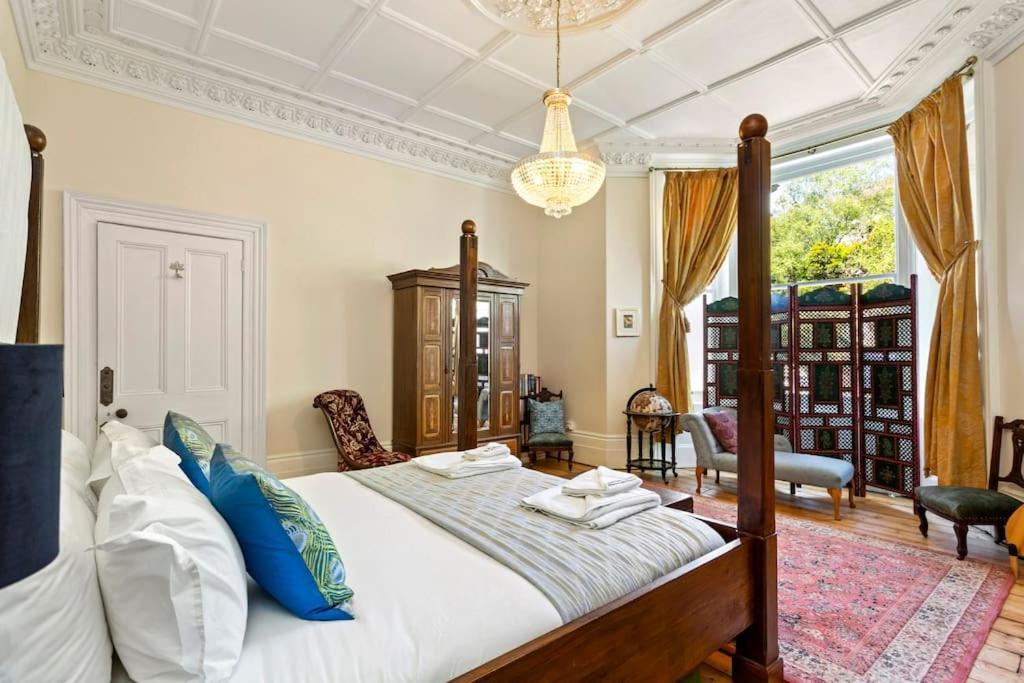 Luxurious Victorian, A Few Minutes From The Beach - Sleeps 2 Adults And Up To 3 Children Apartment St Leonards-on-Sea Екстериор снимка