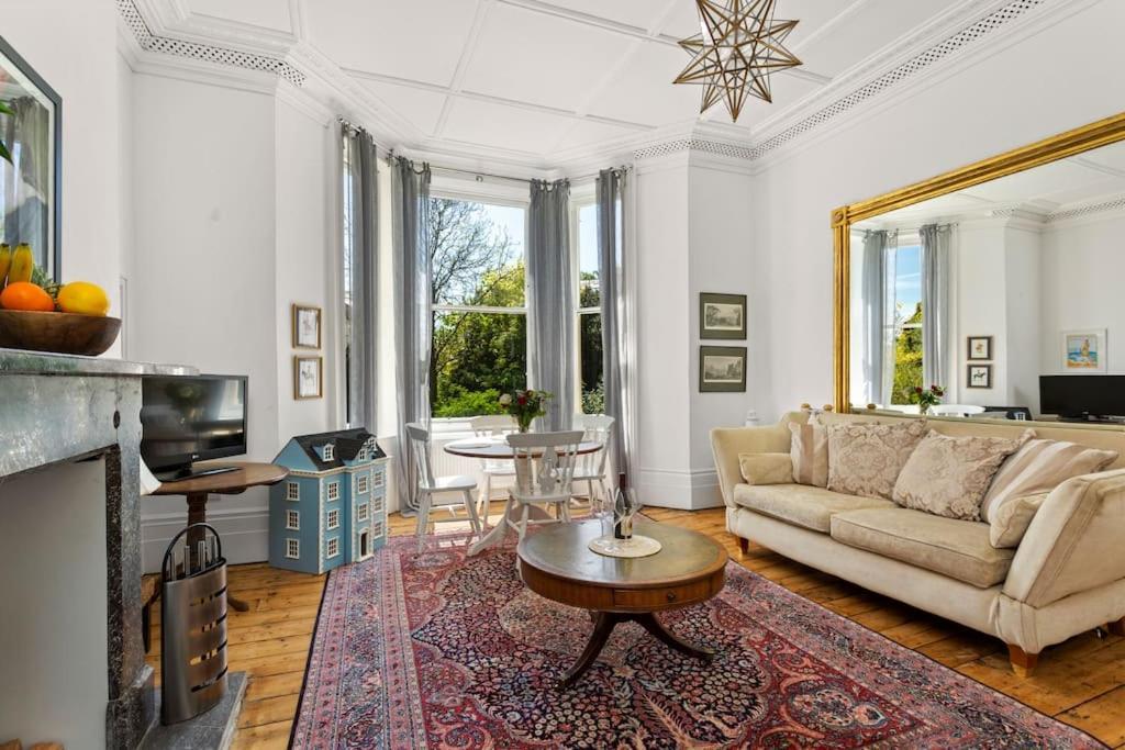 Luxurious Victorian, A Few Minutes From The Beach - Sleeps 2 Adults And Up To 3 Children Apartment St Leonards-on-Sea Екстериор снимка