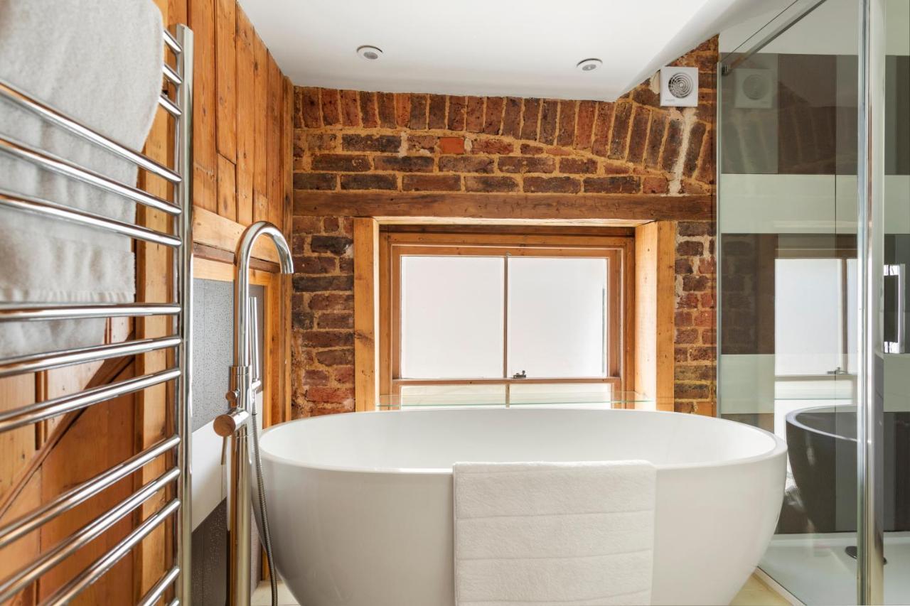 Luxurious Victorian, A Few Minutes From The Beach - Sleeps 2 Adults And Up To 3 Children Apartment St Leonards-on-Sea Екстериор снимка